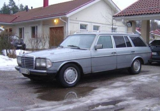 Illustration for article titled Building A Diesel-Powered Mercedes Station Wagon Drift Racer